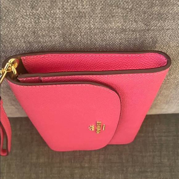 Coach Fuchsia Crossgrain Envelope Leather Crossbody/Wristlet - Picture 15 of 16